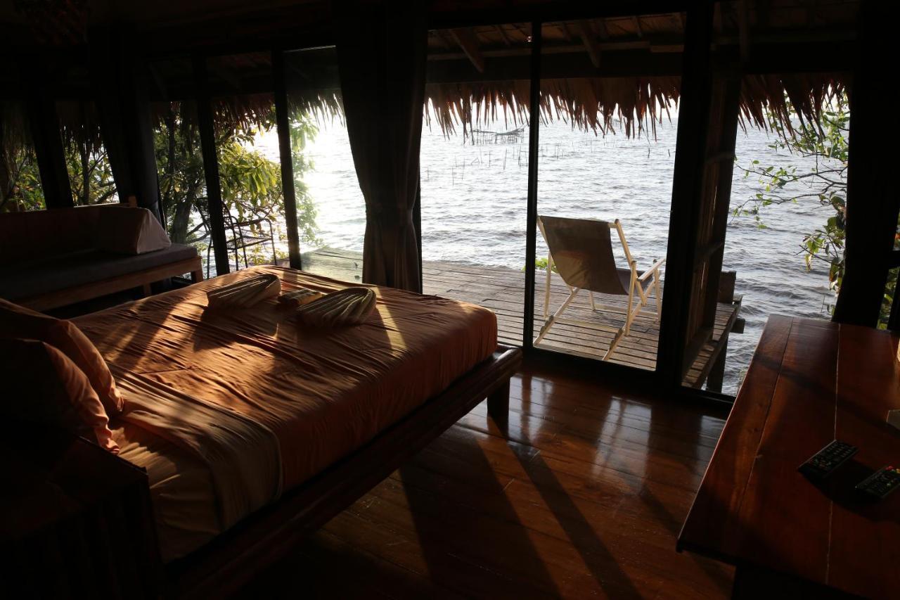 Wetlandcamp บ้านชายเล Phatthalung Ngoại thất bức ảnh