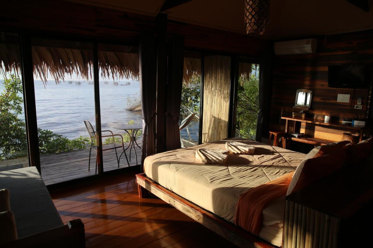 Wetlandcamp บ้านชายเล Phatthalung Ngoại thất bức ảnh